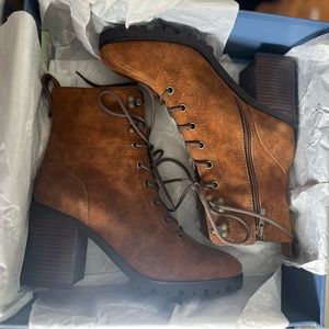 NIB $428 Paige Christie Suede Ankle Heeled Combat Boots Caramel Brown Size 9